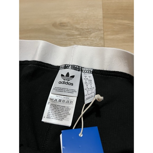 NWT Adidas Ribbed Shorts Tights Womens Black Large‎ NEW CS Rib Short IS2364 - Picture 5 of 7
